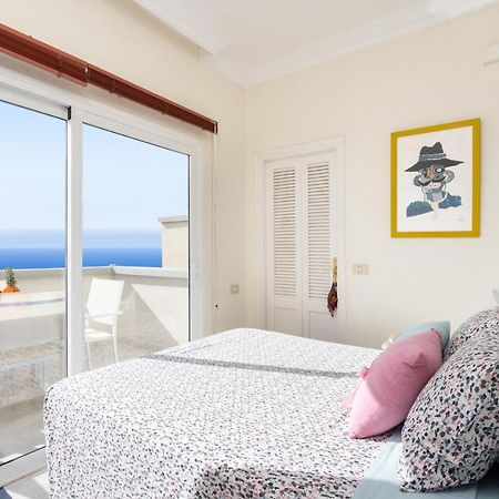 Home2Book Beach Front Las Gaviotas سانتا كروز دي تينيريف المظهر الخارجي الصورة